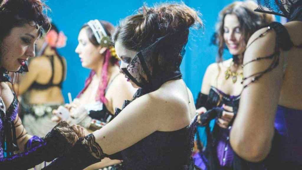 Bailarinas se preparan en el festival Endodance 2017 / ENDODANCE