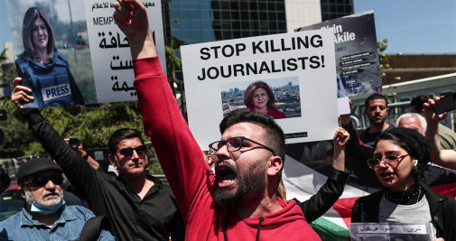 Protestas en Estambul (Turquía) por el asesinato de la periodista palestina - EFE/EPA/SEDAT SUNA