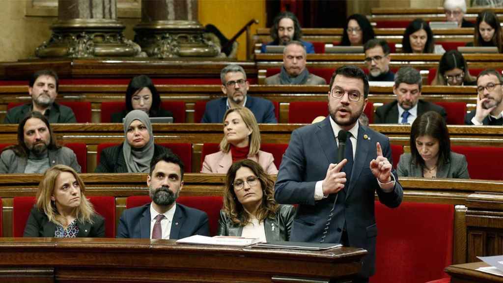 El Parlament debate antes de la aprobación de la ley antiokupa / EFE