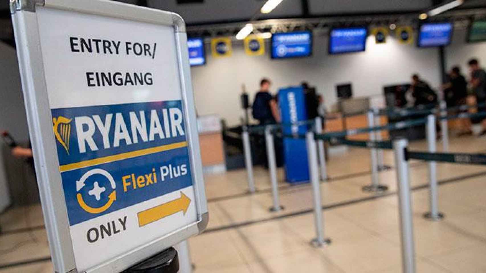 Mostrador de facturación de Ryanair del aeropuerto de Berlín durante la huelga europea de pilotos / EFE