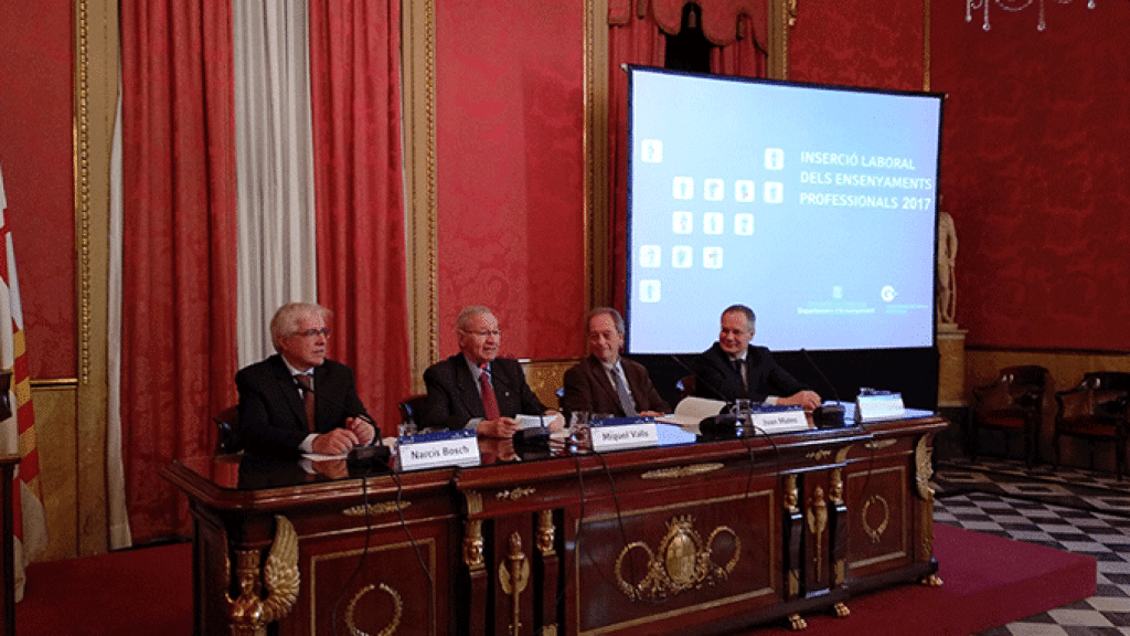 Miembros de la Cámara de Comercio de Barcelona y de la Consejería de Enseñanza presentan el informe sobre la inserción laboral en Formación Profesional / CG