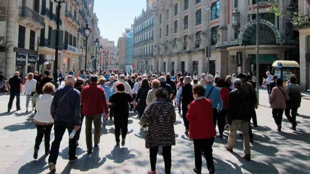 Turistas en el Portal del Ángel de Barcelona / EP