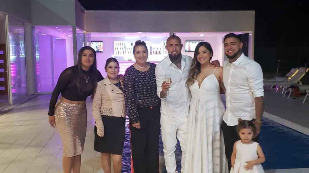 Arturo Vidal celebra fin de año con su familia