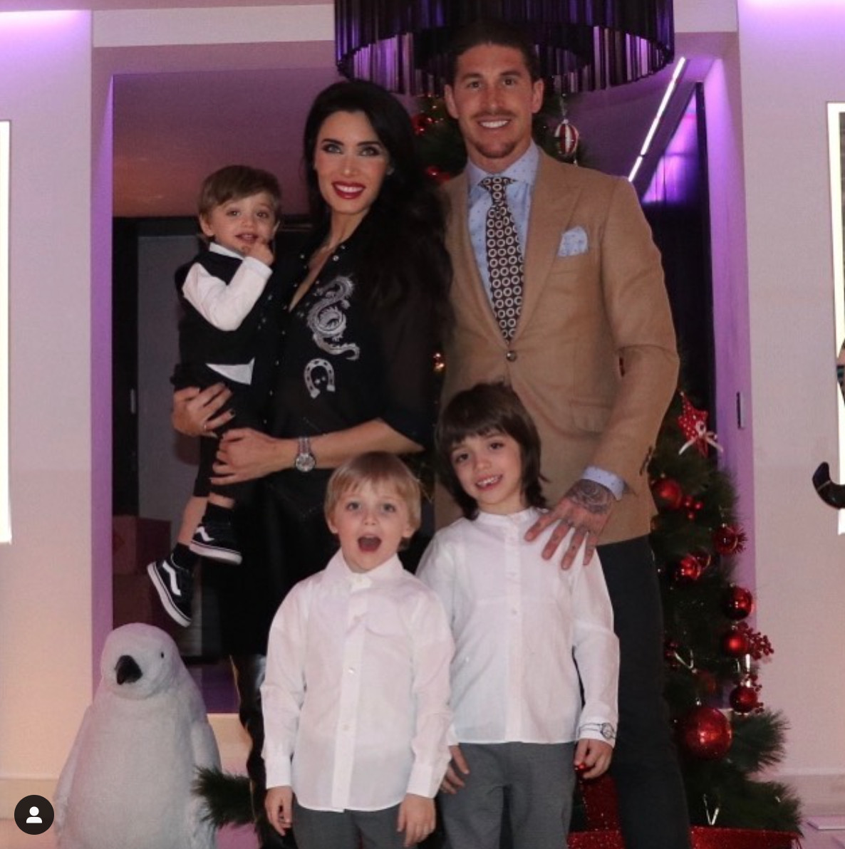 Pilar Rubio y Sergio Ramos fotografía en familia