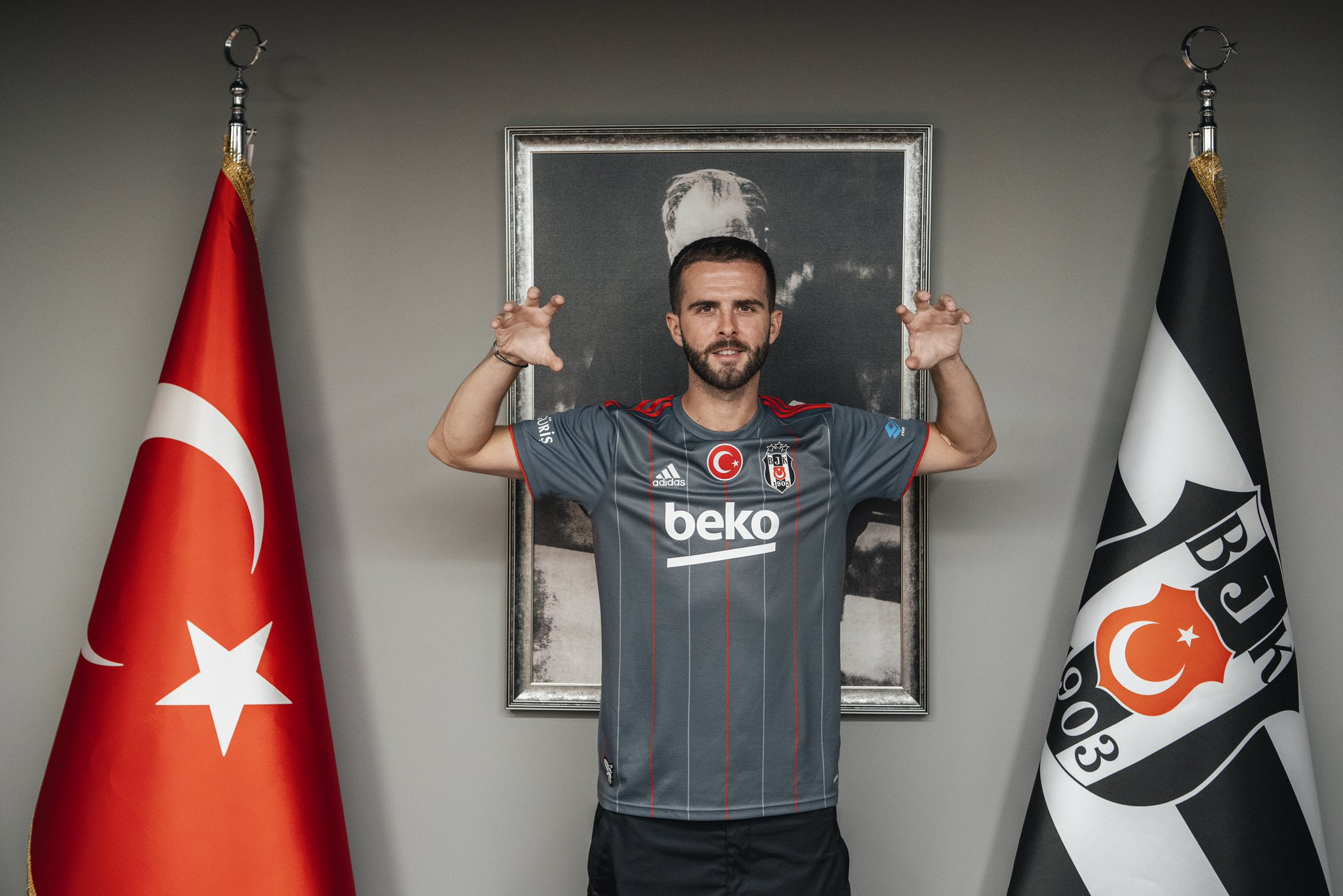 Pjanic, presentado como nuevo jugador del Besiktas / Besiktas