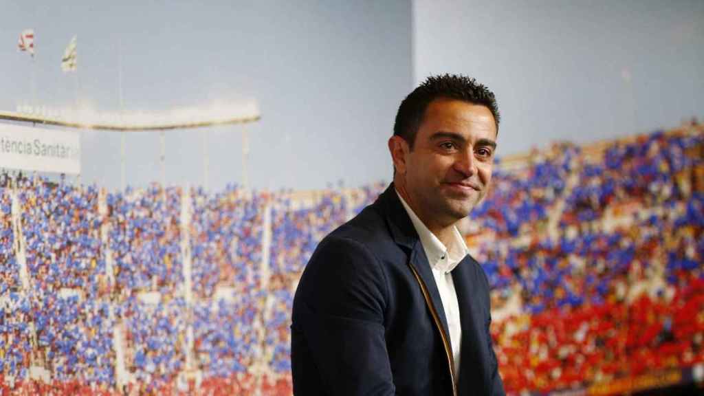 Xavi Hernández se despide del Barça en una época en que el Camp Nou se llenaba / EFE