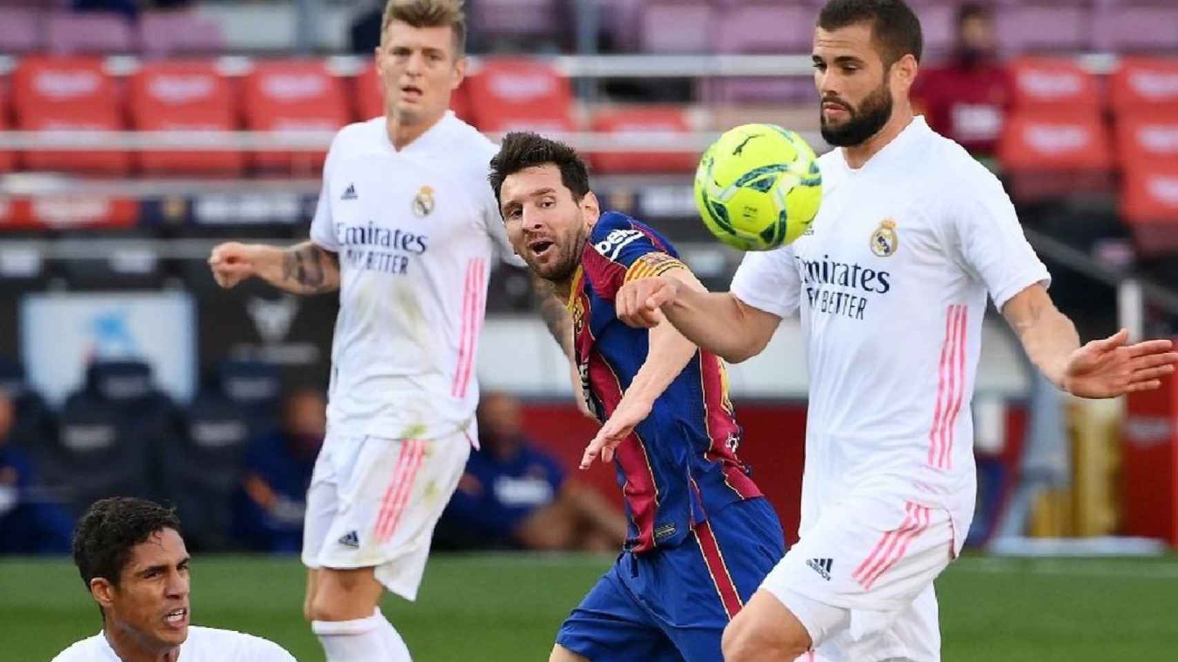 Messi, Nacho y Kroos en el Real Madrid-Barça de la primera vuelta / EFE