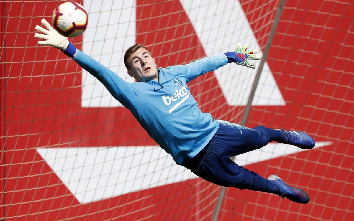 Iñaki Peña en el entrenamiento previo al derbi del sábado / FC Barcelona