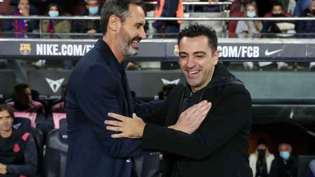 Vicente Moreno con Xavi Hernández Barça FCB