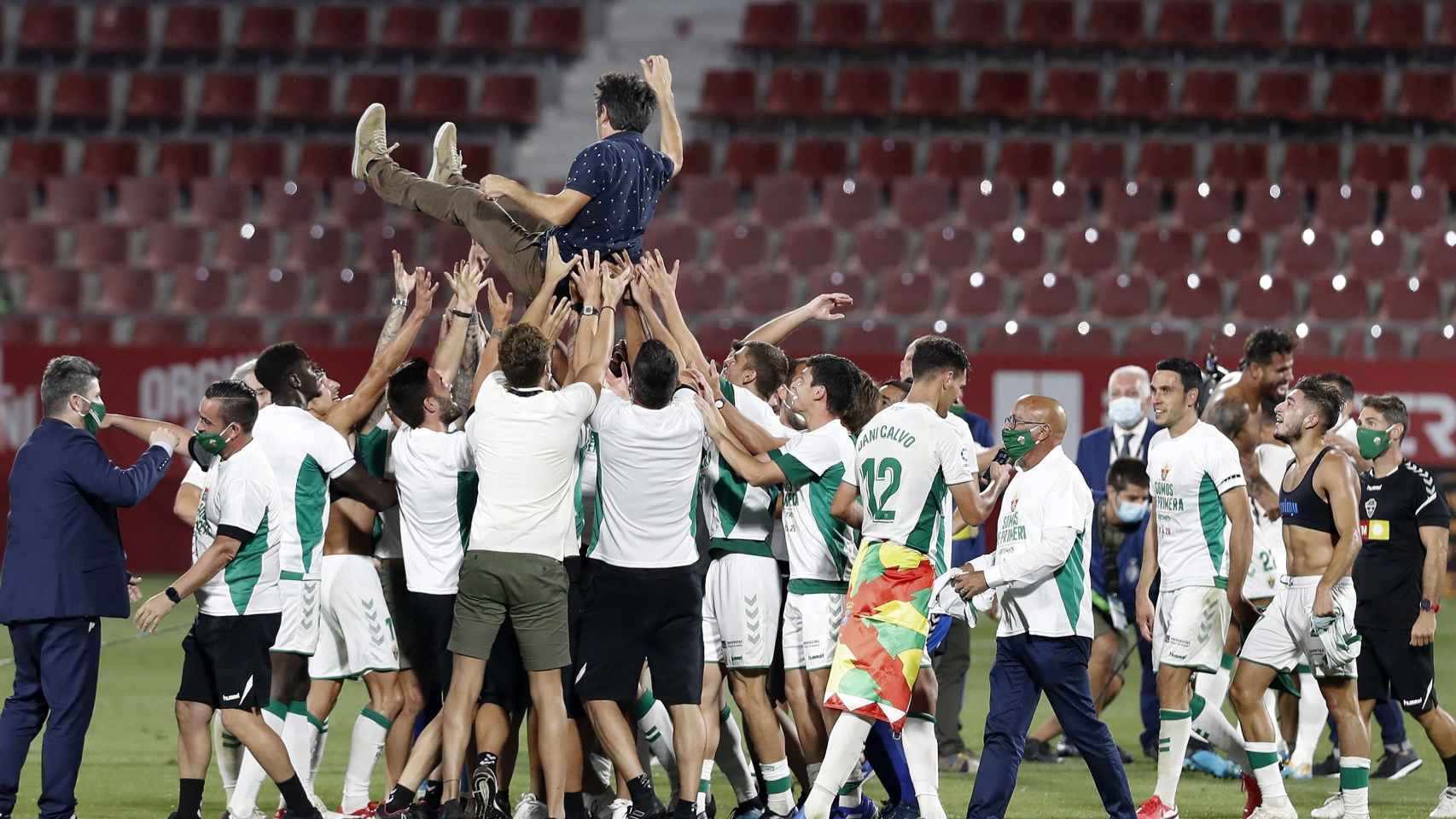 El Elche celebra su ascenso a Primera División /EFE