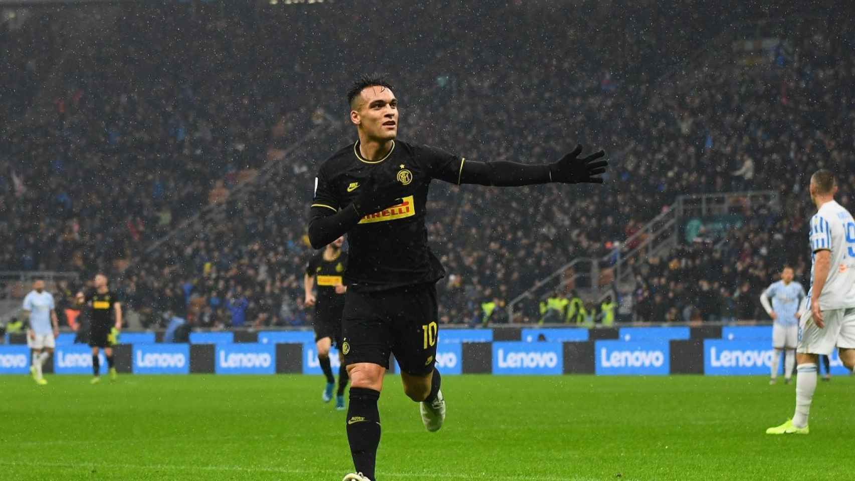 Lautaro Martínez celebrando un gol con el Inter de Milán / EFE