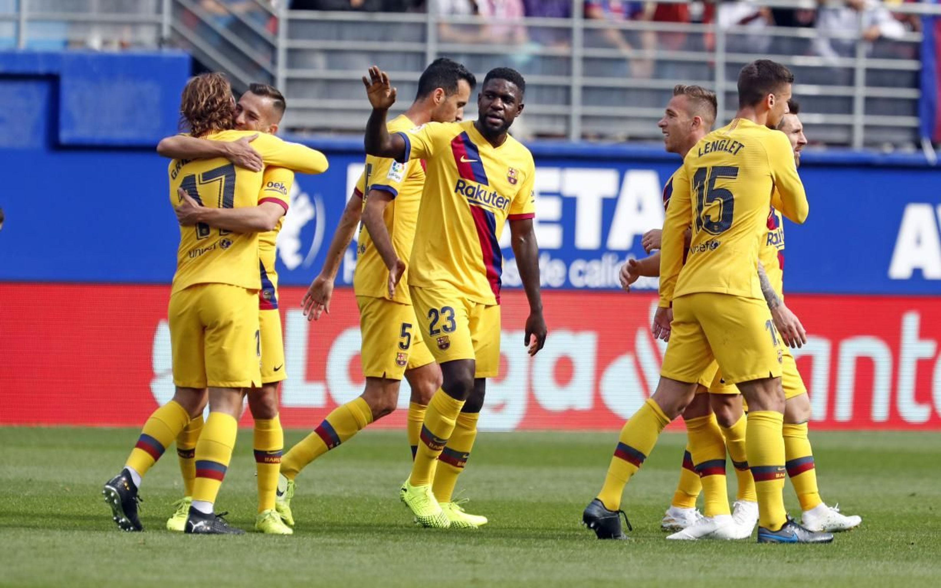 Umtiti y Lenglet celebrando el gol de Griezmann / FC Barcelona