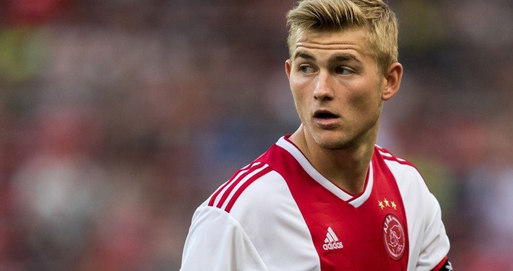 El defensa holandés Matthijs de Ligt con la camiseta del Ajax