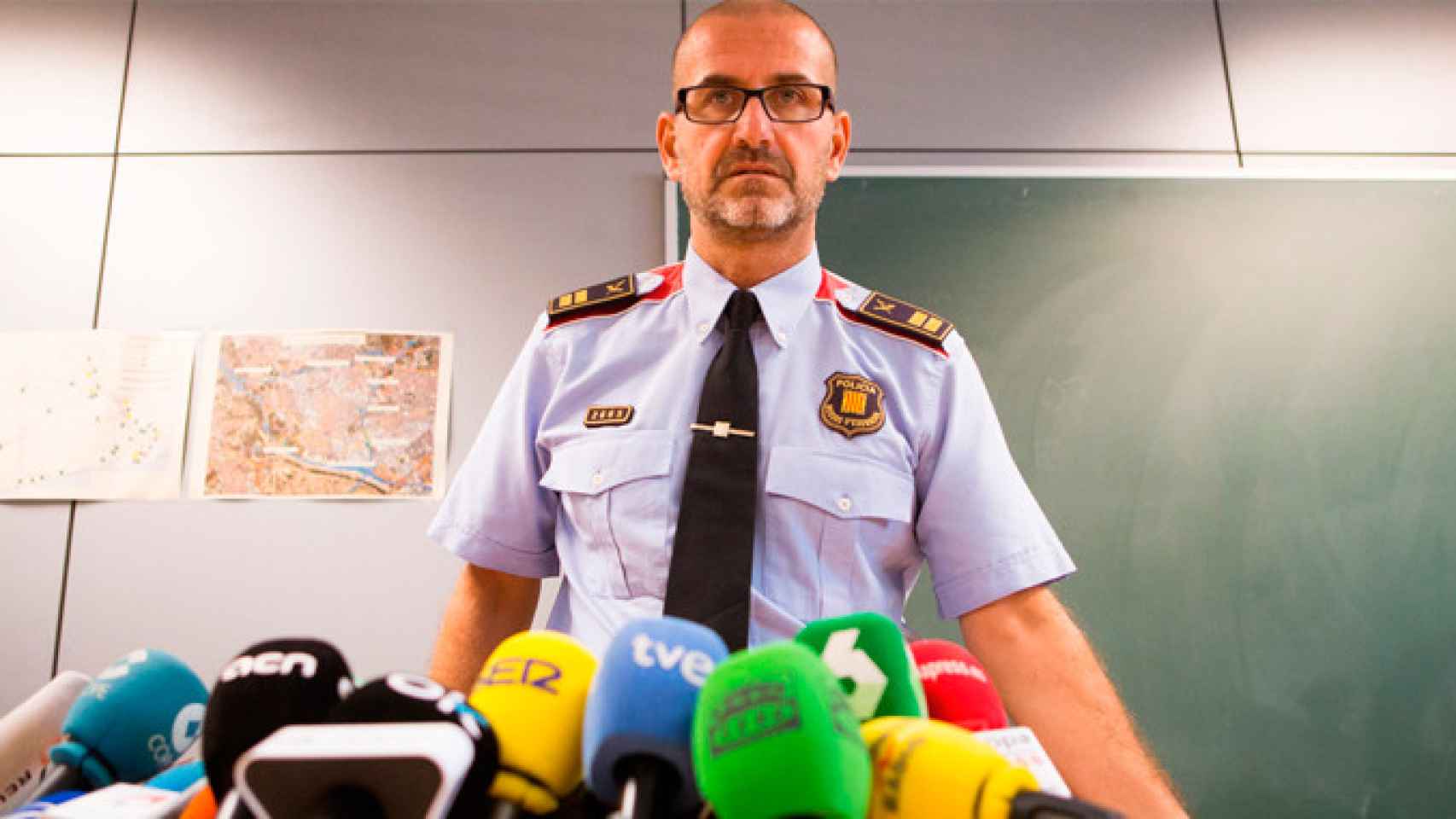 Rafael Comes, comisario superior de los Mossos d'Esquadra, durante su intervención ayer / EFE