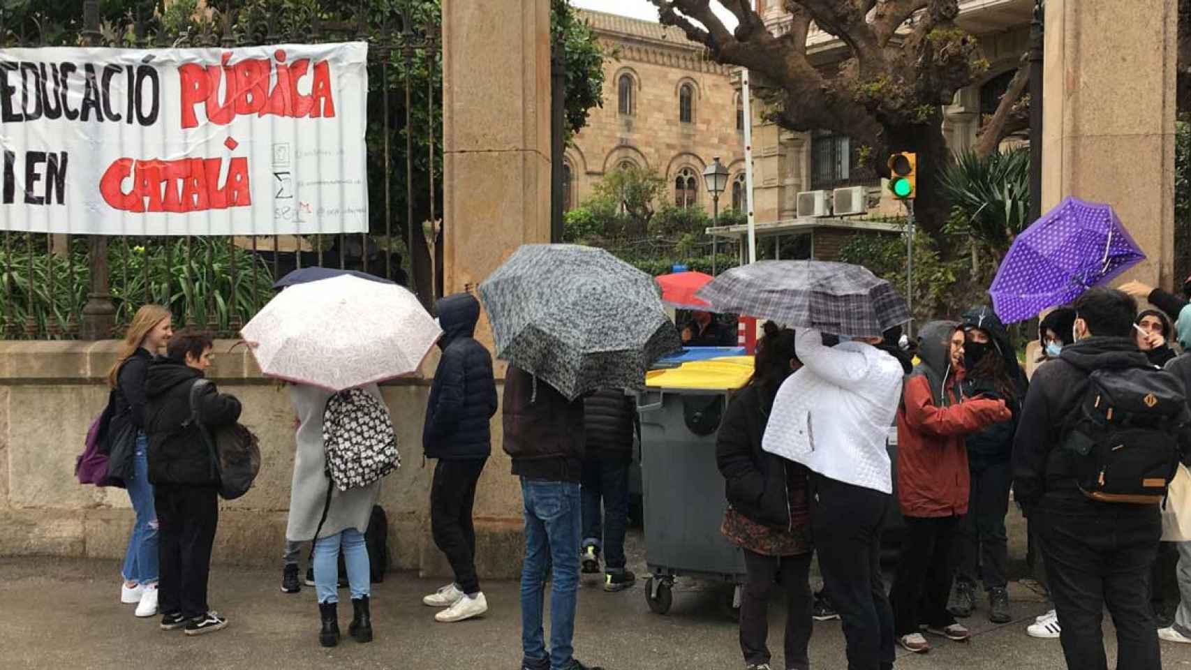 Un piquete en la UB durante la huelga contra la sentencia del 25% en castellano en las aulas / EUROPA PRESS