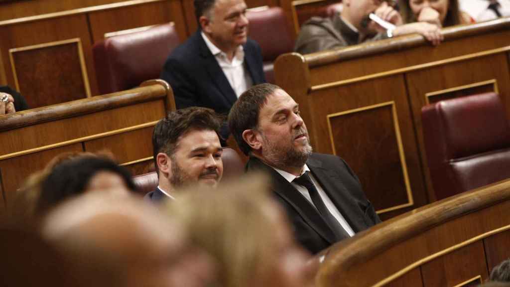 El líder de ERC, Oriol Junqueras, junto a Gabriel Rufián en el Congreso de los Diputados / EUROPA PRESS