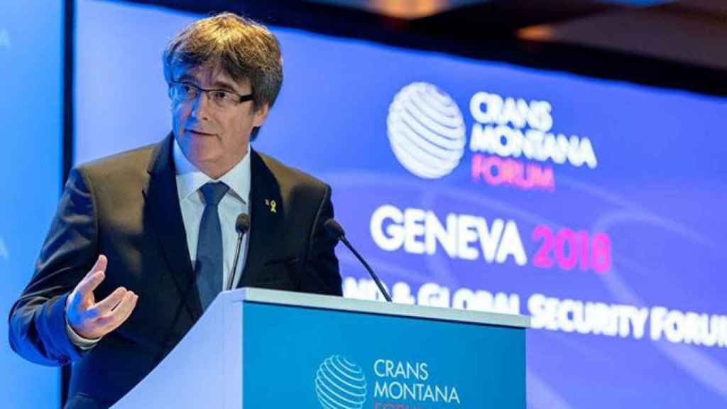 El expresidente de la Generalitat de Cataluña, Carles Puigdemont, en el Foro Crans Montana, en Ginebra, capital de Suiza / EFE