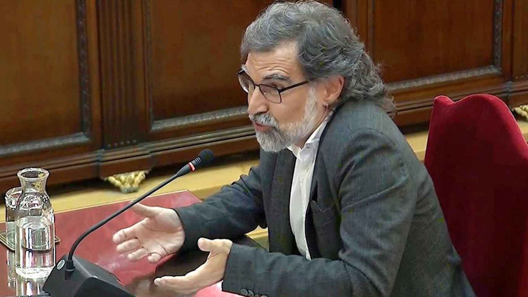 Jordi Cuixart, presidente de Òmnium Cultural, en un banco del Tribunal Supremo / EFE