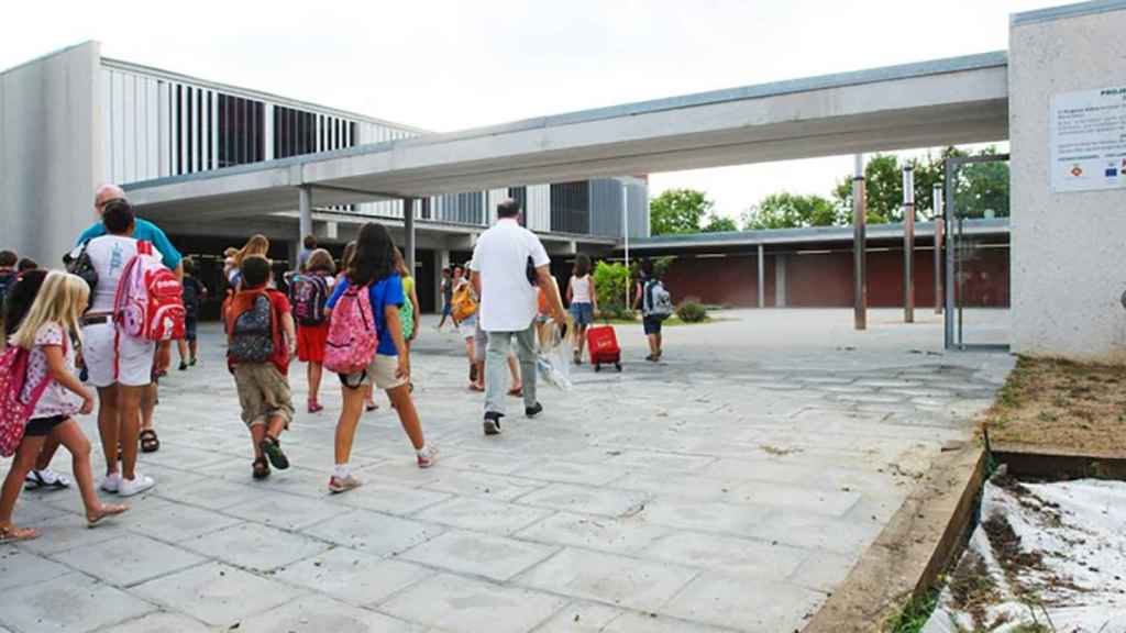 Escuela Maria Ossó de Sitges, a la que pertenece la menor que olvidaron en el interior de un bus escolar / AYUNTAMIENTO DE SITGES