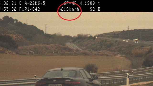 Foto realizada por el control de velocidad que indica que el coche circulaba a 219 km/h / MOSSOS D'ESQUADRA