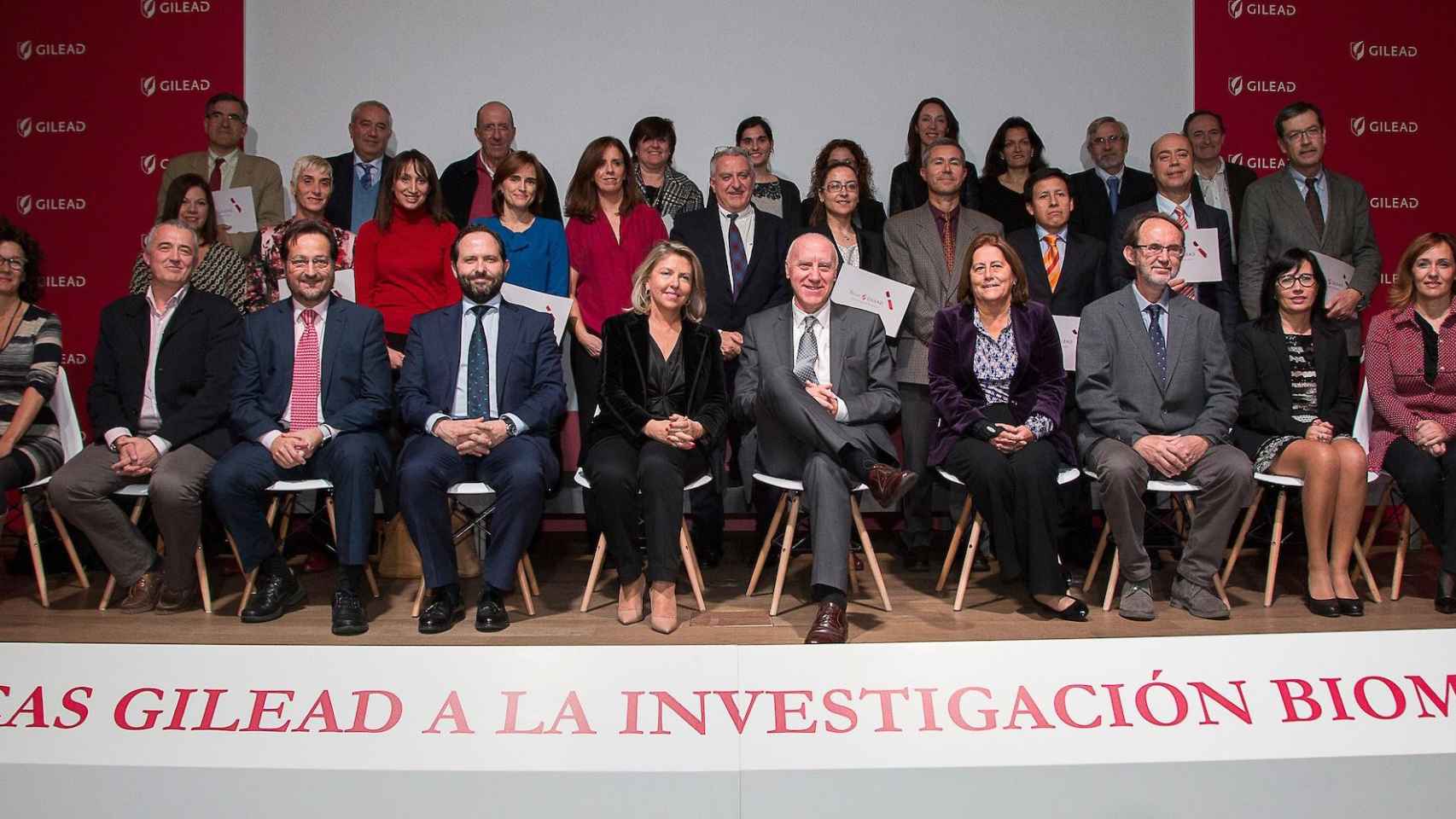 Foto de familia en la VI edición de las Becas Gilead a la Investigación Biomédica 2018 / EUROPA PRESS