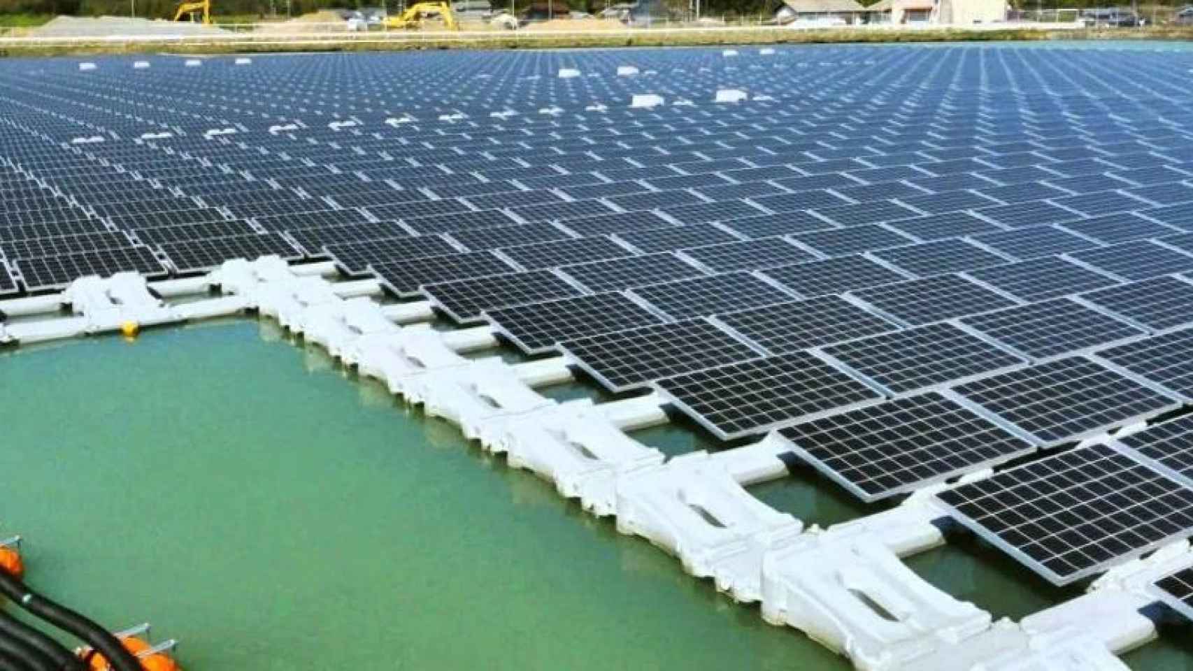 Una imagen de archivo de una planta solar en Tokio.