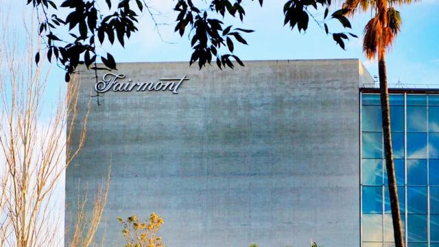 Fachada del Fairmont Juan Carlos I, hotel-resort de cinco estrellas de Barcelona / CG