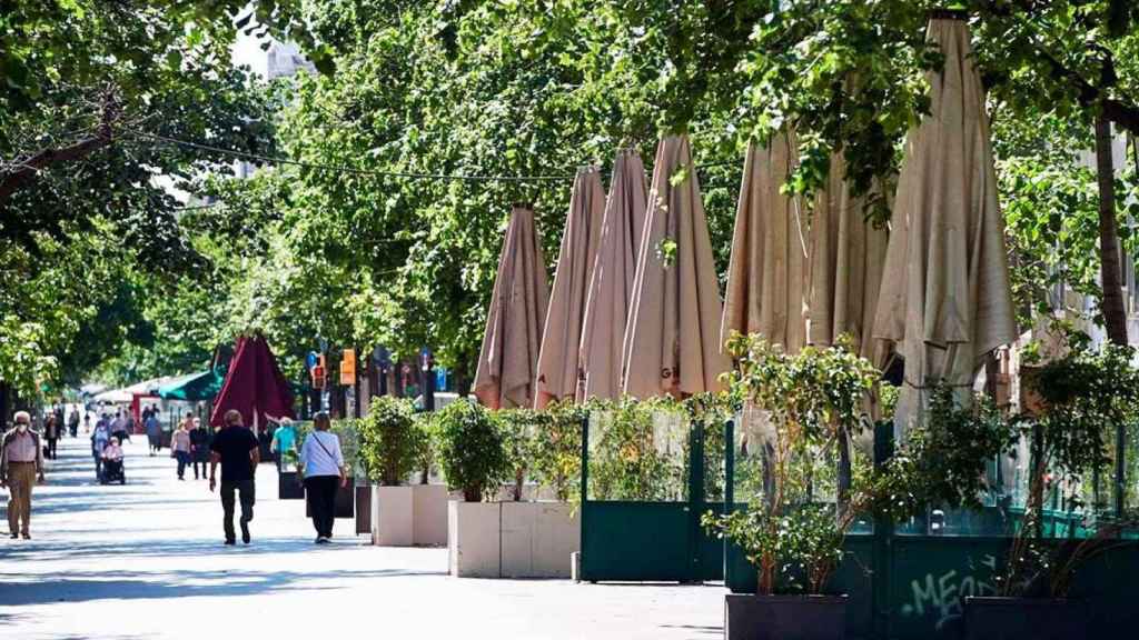 Imagen de una terraza cerrada situada en la Rambla Catalunya de Barcelona / EFE