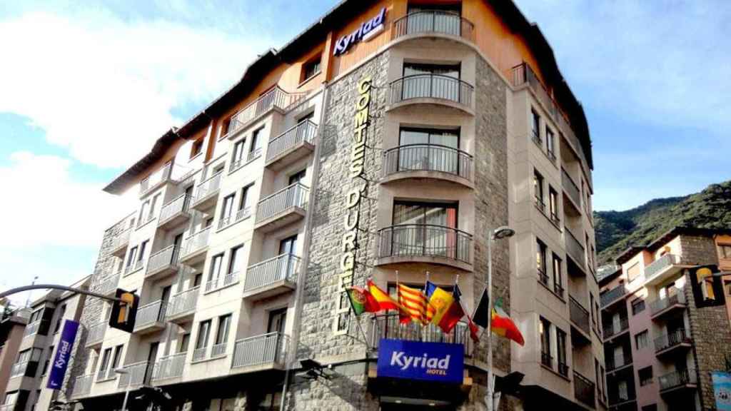 El hotel Comtes d'Urgell que la familia Montané (Heracles) ha adquirido por casi ocho millones de euros / KYRIAD