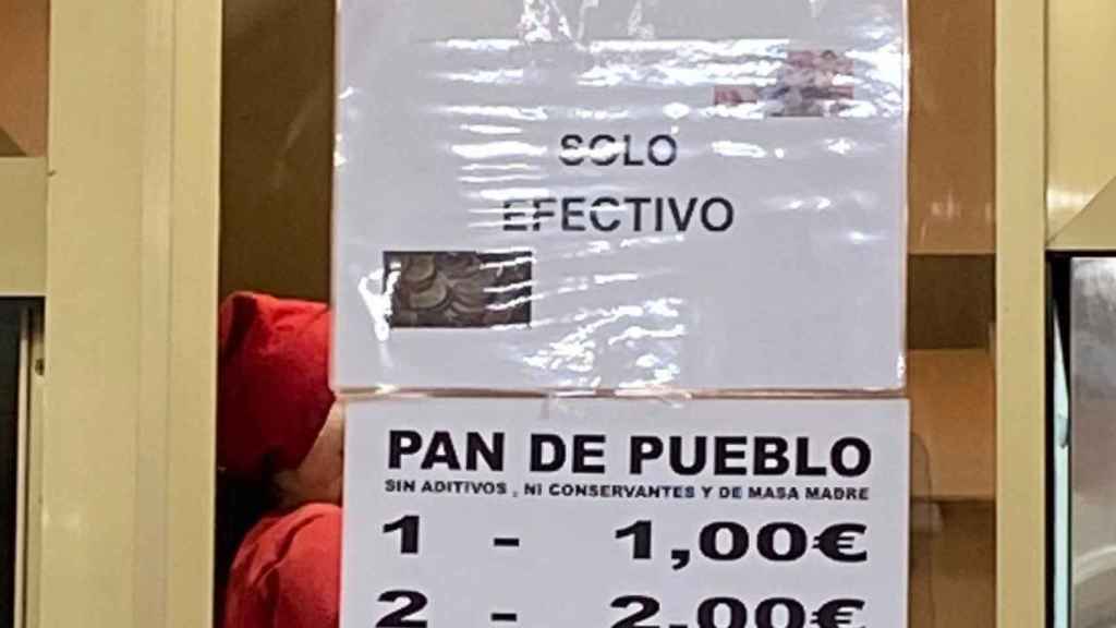 El cartel viral de una panadería  TWITTER