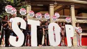 Animalistas protestan contra la muerte de toros en las plazas españolas / @AnimaNaturalis