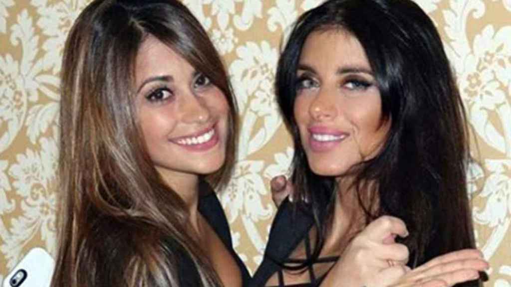 Antonella Roccuzzo y Daniella Semaan en una fiesta