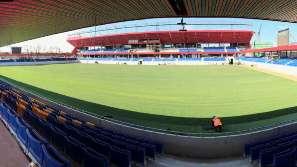 El césped ya brilla con fuerza en el nuevo Estadi Johan Cruyff / CULEMANÍA