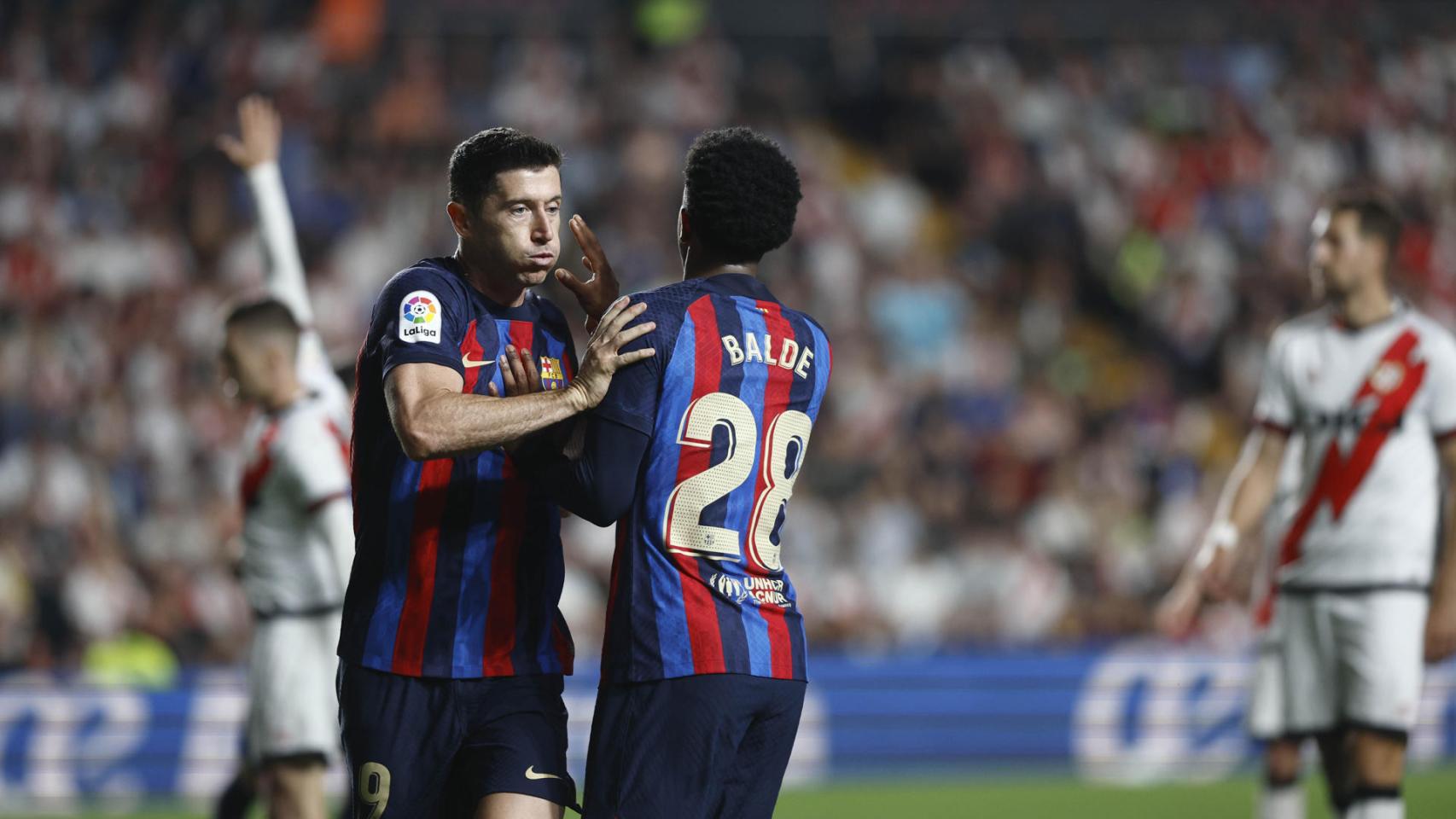 Lewandowski, frustrado, tras fallar una ocasión en Vallecas : EFE