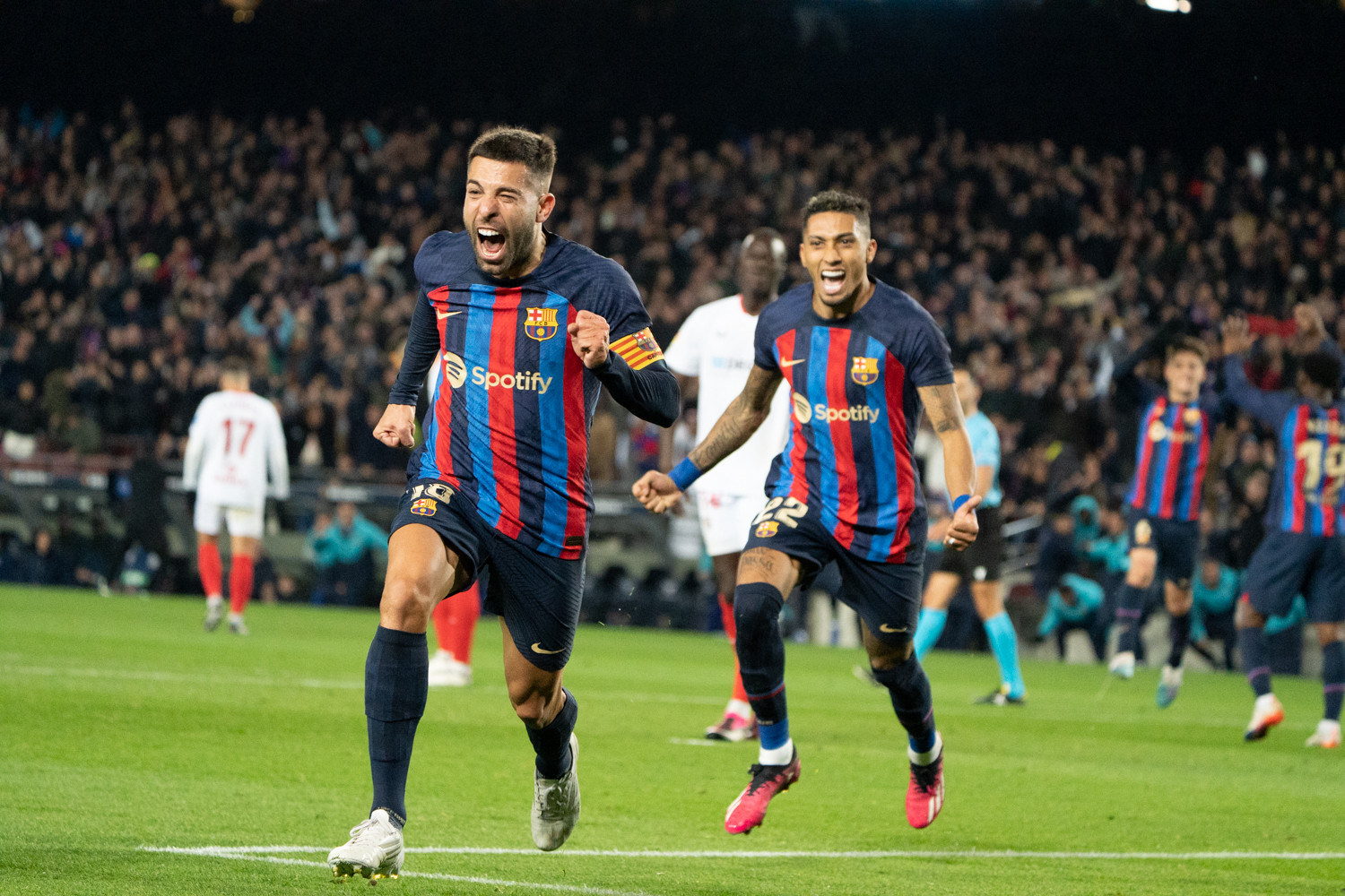 Jordi Alba celebra un gol contra el sevilla / Luis Miguel Añón (CG)