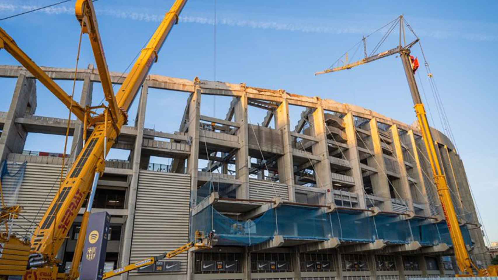 Así marchan las obras en la tercera gradería del Camp Nou / FCB