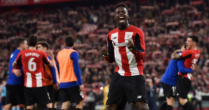 Iñaki Williams celebrando el gol que elimina al Barça / EFE