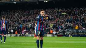 Jordi Alba celebra un gol contra el sevilla / Luis Miguel Añón (CG)