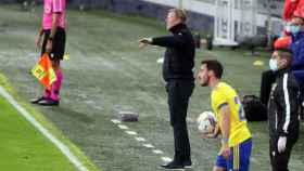 Ronald Koeman dirigiendo el Cádiz-Barça / FC Barcelona