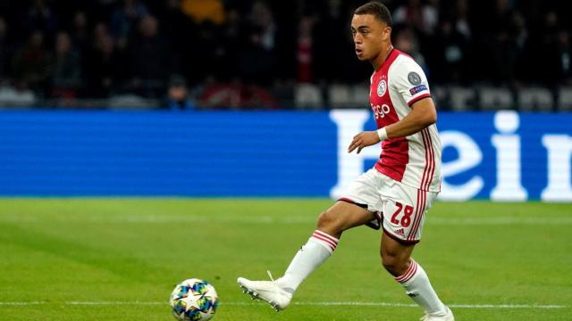 Sergiño Dest, en un partido con el Ajax | EFE
