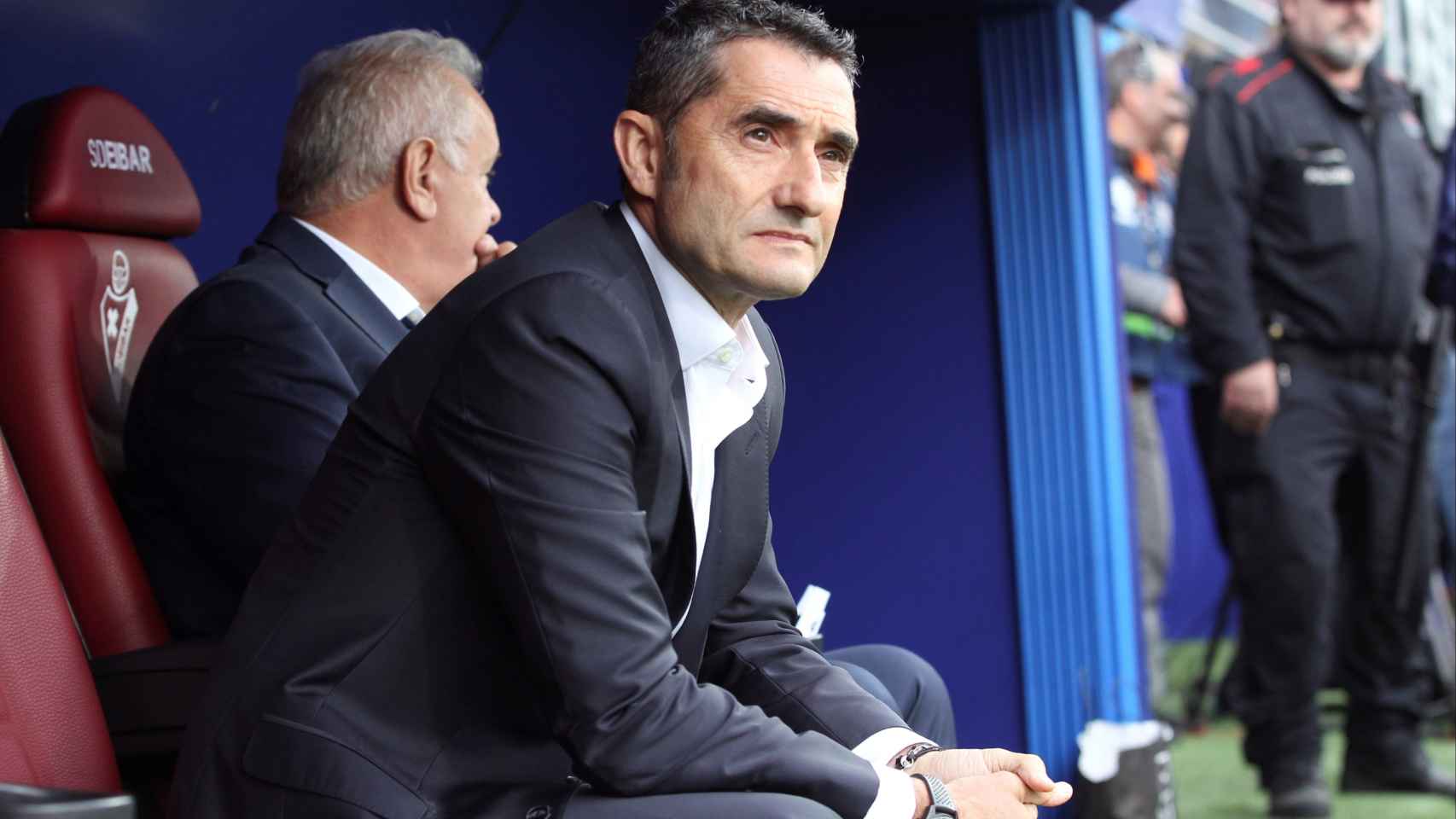 Ernesto Valverde en el banquillo de Ipurúa / EFE