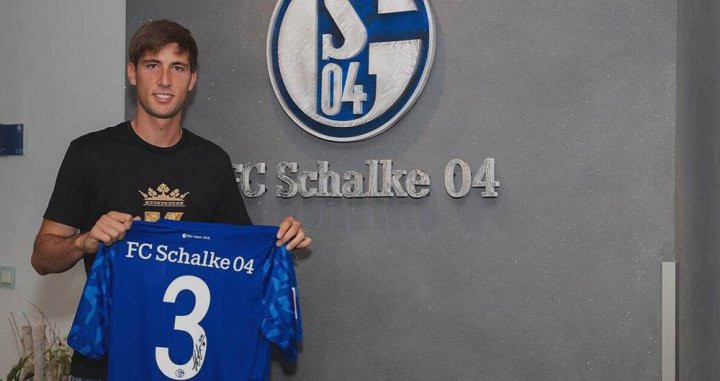 Miranda el día de su presentación como jugador del Schalke / EFE