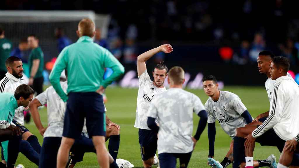 Los jugadores del Real Madrid calientan antes del partido contra el PSG / EFE