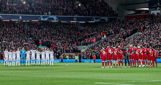 Liverpool y Real Madrid durante el minuto de silencio / Real Madrid