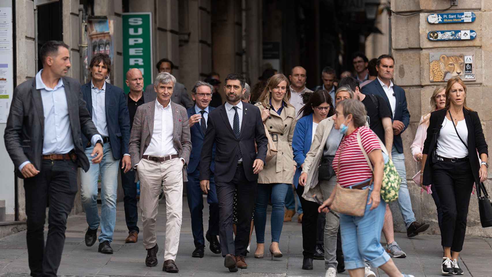 Los consejeros de Junts per Catalunya se dirigen a la reunión extraordinaria del Govern convocada por Pere Aragonès / EUROPA PRESS