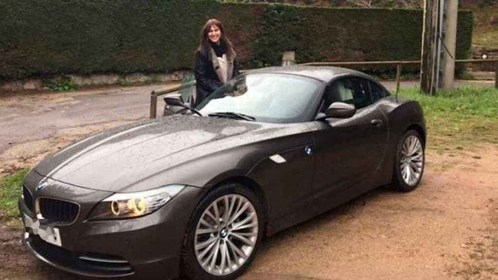 Laura Borràs, en el BMW de una amiga / @lauraborras