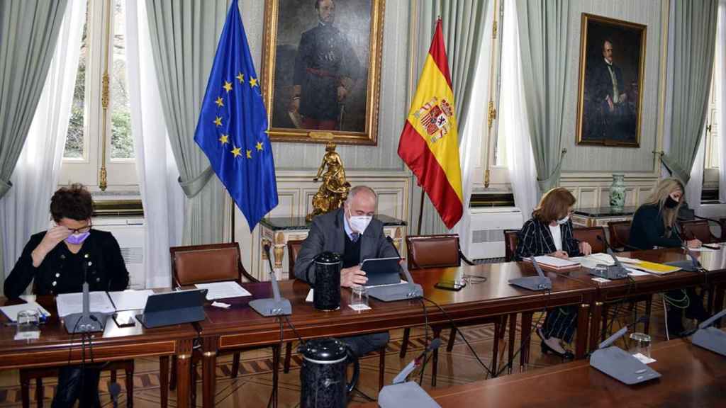 Reunión del Consejo de Lenguas donde se aprobaron las pautas lingüísticas para la Administración General del Estado: Gobierno y Generalitat