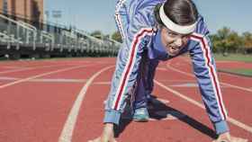 Una mujer se prepara para volver a practicar deporte / CG