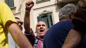 Un manifestante, crispado durante el 'paro general' en Barcelona el martes, 3 de octubre / EFE