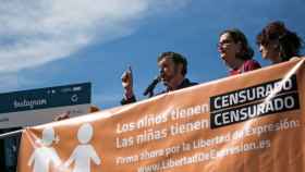 Ignacio Arsuaga, presidente de HazteOir, presentando el nuevo autobús esta semana en Madrid / EFE